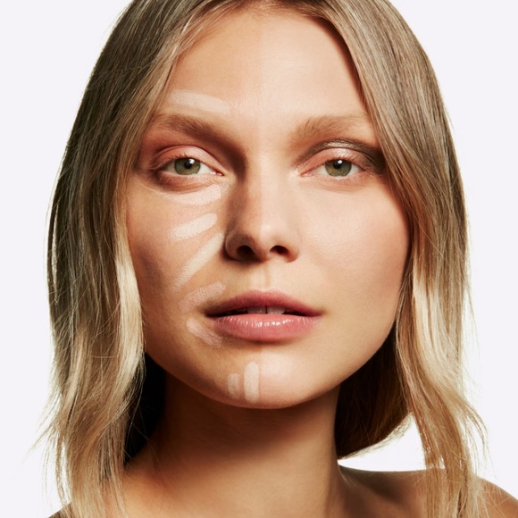 MAC Studio Fix Conceal and Correct Palette - Picture 13 of 16